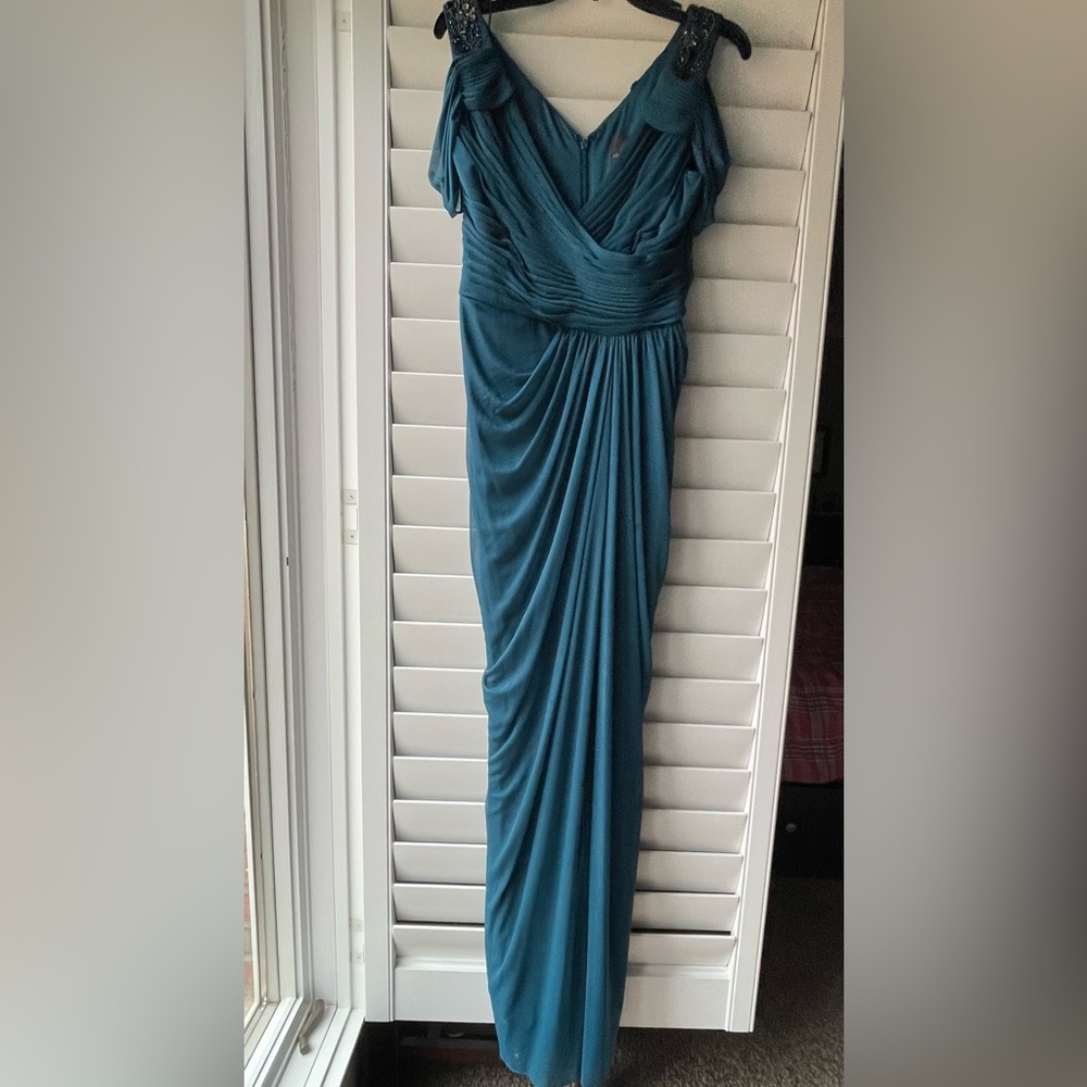 Gorgeous teal Ruched fitted formal